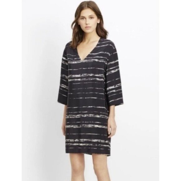 VINCE. Women's Shadow Stripe Shift 100% SILK Mini Dress SMALL/P Black White - Picture 1 of 11